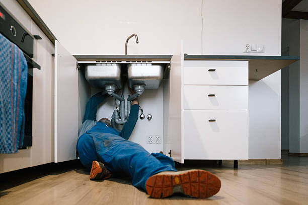 Professional Leak Detection technician working in Irvine, KY